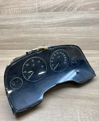 Opel Zafira A Speedometer (instrument cluster) 24461768JU