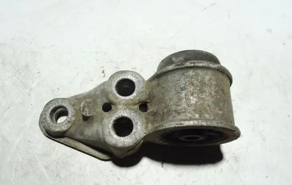 Audi A6 S6 C5 4B Rear axle beam mounts housing 4B0501521E 8E0501521H