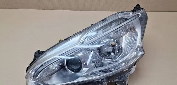 Peugeot 208 I Headlight/headlamp 9802221480