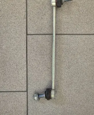 Dacia Sandero III Front anti-roll bar/stabilizer link 551100710R