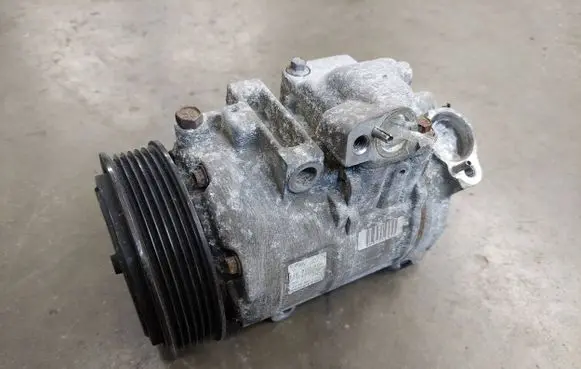 Volkswagen Polo IV 9N3 Air conditioning (A/C) compressor (pump) 6Q0820808 6SEU14C