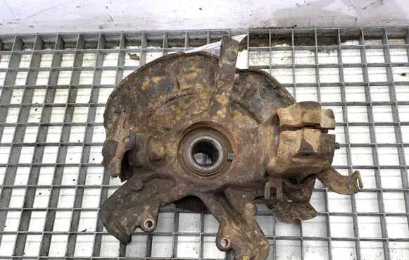 Volkswagen Polo IV 9N3 Front wheel hub spindle knuckle