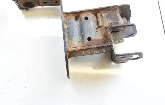 Audi Q7 4L Front bumper mounting bracket