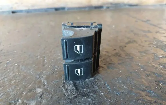 Volkswagen PASSAT B6 Electric window control switch 1K3959857A