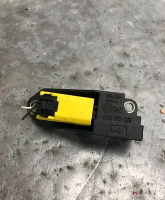 Volkswagen Scirocco Airbag deployment crash/impact sensor 6Q0909606BILI 6Q0909606