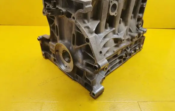 Volvo S90, V90 Engine block B4204T23