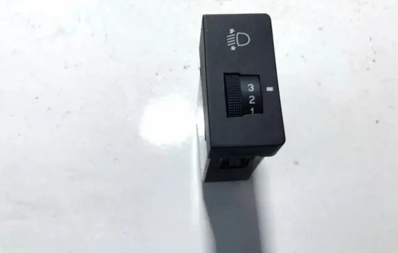 Hyundai Santa Fe Headlight level height control switch 751u00080 211000245