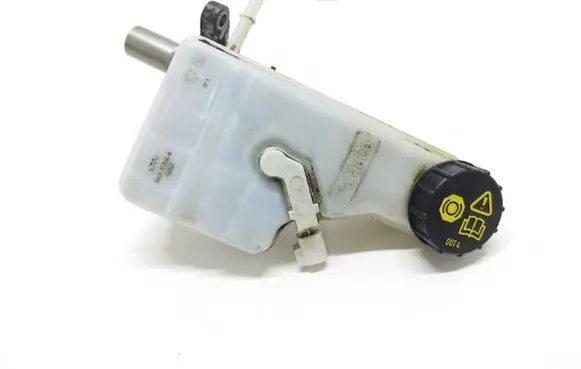 Ford Focus Master brake cylinder BV612C246A DV612140J A426K