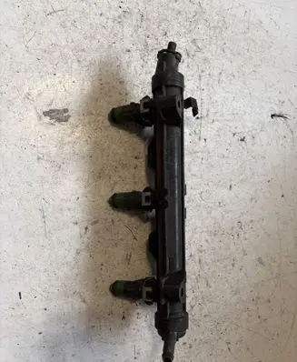 Volkswagen Polo IV 9N3 Fuel main line pipe 03E133320