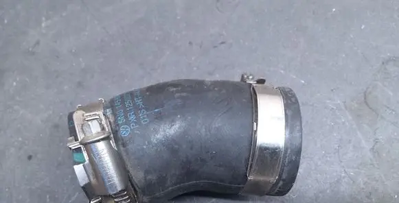 Volkswagen Golf VII Intercooler hose/pipe 5N0145828E