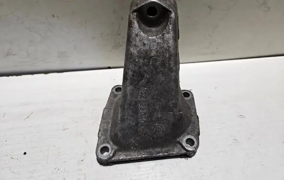 Mercedes-Benz E W210 Engine mounting bracket 6022230904