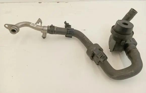 Porsche Cayenne (92A) Engine coolant pipe/hose 7P6122157E