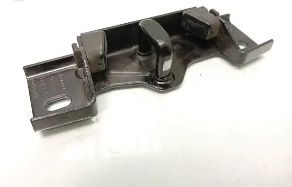 Volvo XC90 Tailgate lock loop/hook striker 30674768