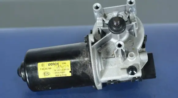 KIA Sportage Front wiper linkage and motor 98100-3W000