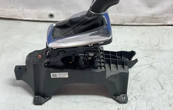 Opel Insignia B Gear shifter/selector 13536010
