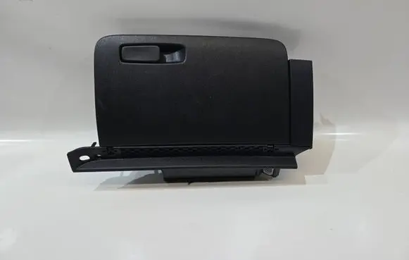 Audi A1 Glove box