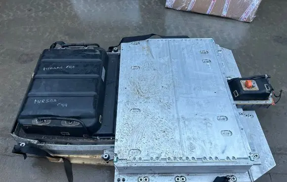Mercedes-Benz EQA Hybrid / electric car battery A2433405103 24061 550891