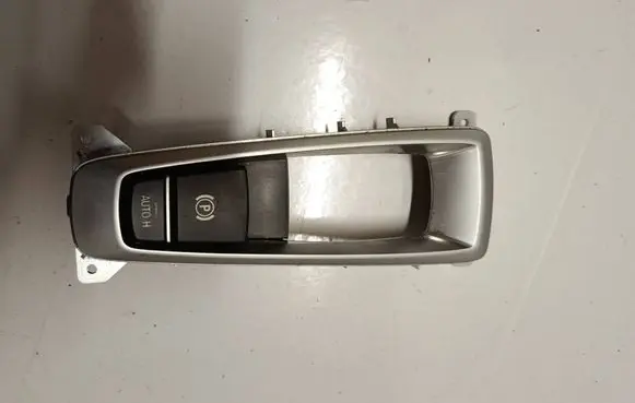 BMW X6 F16 Hand parking brake switch 6822520