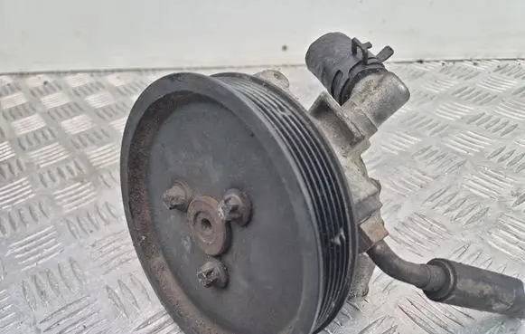 Mercedes-Benz C W203 Power steering pump 0024669301