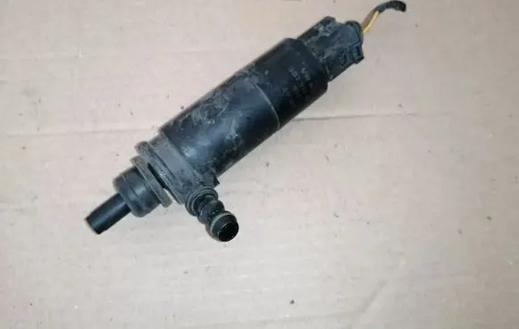 Audi A6 S6 C6 4F Headlight washer pump 3B7955681