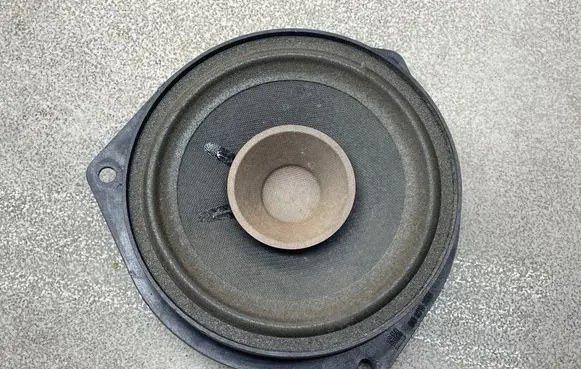 Opel Zafira B Rear door speaker 90379280