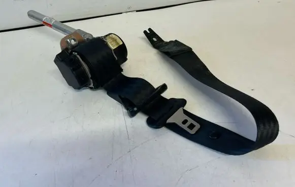 Volvo V70 Rear seatbelt 6262475285