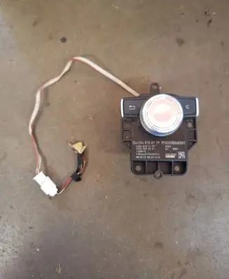 Multifunctional control switch/knob