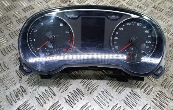 Audi A1 Speedometer (instrument cluster)