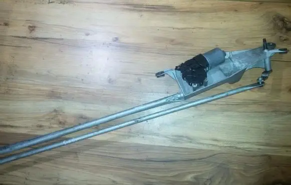 Renault Modus Front wiper linkage and motor 3397020635