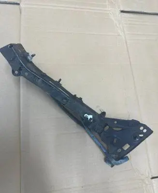 Audi A4 S4 B9 Fender mounting bracket 8W0821183A