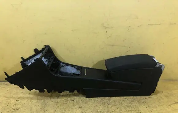 Volkswagen PASSAT B6 Center console 3C1863241CG