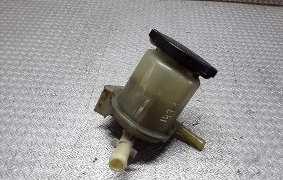 Toyota Avensis T250 Power steering fluid tank/reservoir