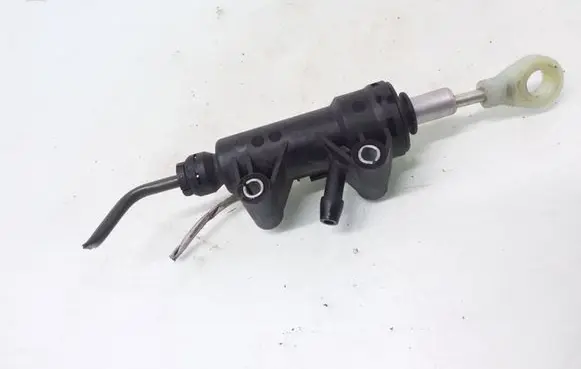 BMW 3 E90 E91 Clutch master cylinder 6773670