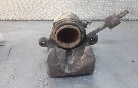 Suzuki Vitara (ET/TA) Front brake caliper 