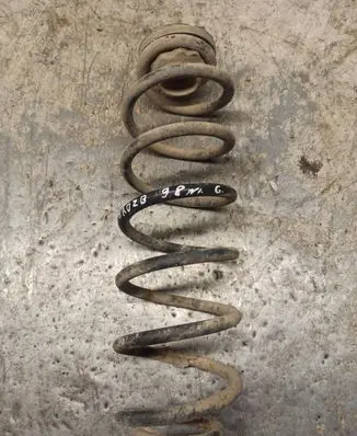 Volkswagen Golf IV Rear coil spring