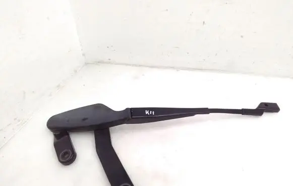 Mercedes-Benz E C207 W207 Front wiper blade arm 3392126009 A2078201144