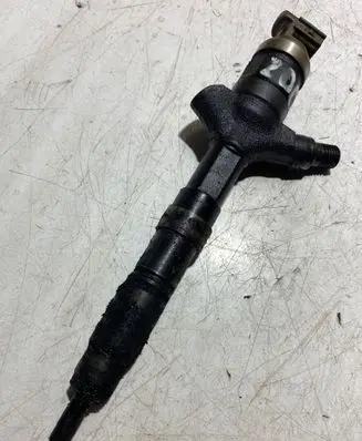 Toyota Corolla E120 E130 Fuel injector 236700G0 12H01796