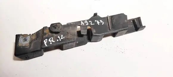 Front bumper mounting bracket