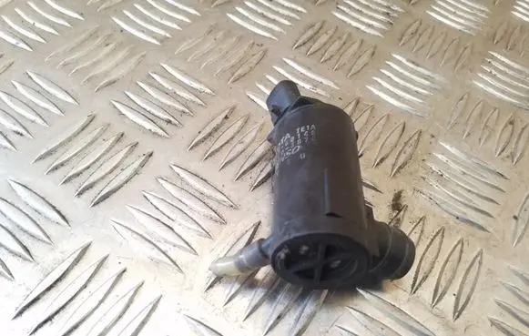 Toyota RAV 4 (XA20) Windscreen/windshield washer pump 8533060140