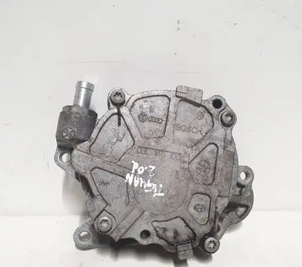 Volkswagen Tiguan Vacuum pump 03L145100