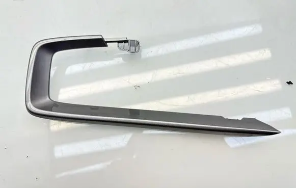 Opel Mokka B Dashboard glove box trim GE0068146
