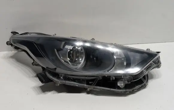 Toyota Yaris XP210 Headlight/headlamp