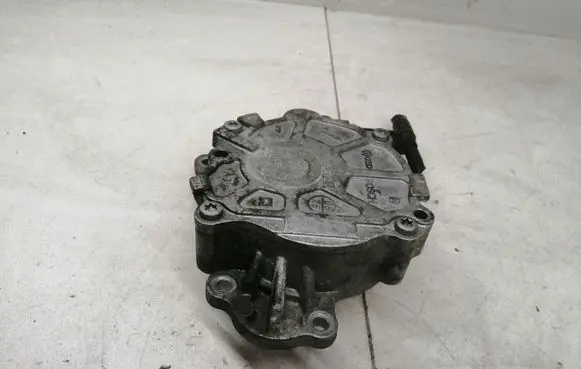 Volkswagen Transporter - Caravelle T5 Vacuum pump 03L145100