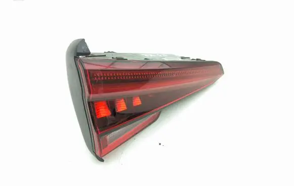 Tailgate rear/tail lights