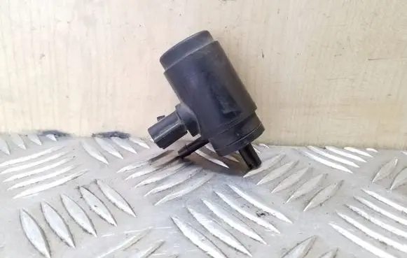 Opel Frontera A Windscreen/windshield washer pump
