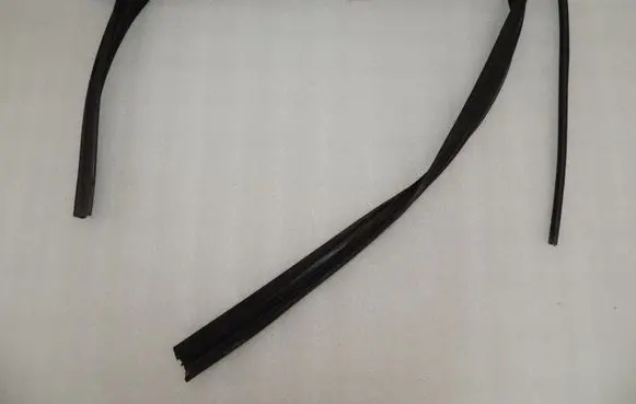 Ford Focus ST Rubber seal rear door window/glass 1787048 BM51A25824AJ