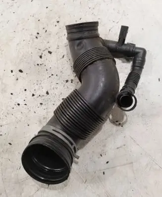 Audi A3 S3 8P Air intake hose/pipe 3C0129654