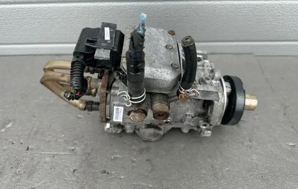 Nissan King Cab, Navara Fuel injection high pressure pump 16700VK500