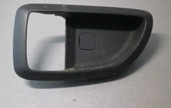 Hyundai Tucson JM Front door interior handle 826112E000