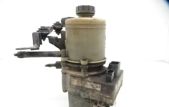 Skoda Fabia Mk1 (6Y) Power steering pump 6Q0423155AD 6Q0423371A
